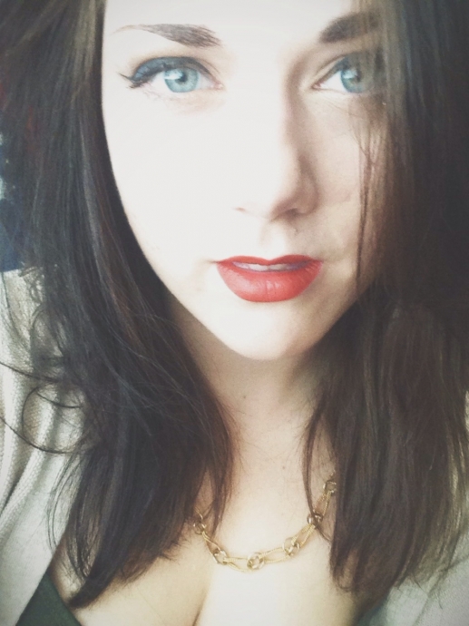 mavi gözlü kızların hortlağa benzediği gerçeği uludağ sözlük