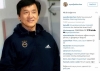 jackie chan in fb logolu aşörtmen üstü giymesi / #974116