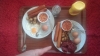 sevgilisine kahvaltı hazırlayan erkek / #871346