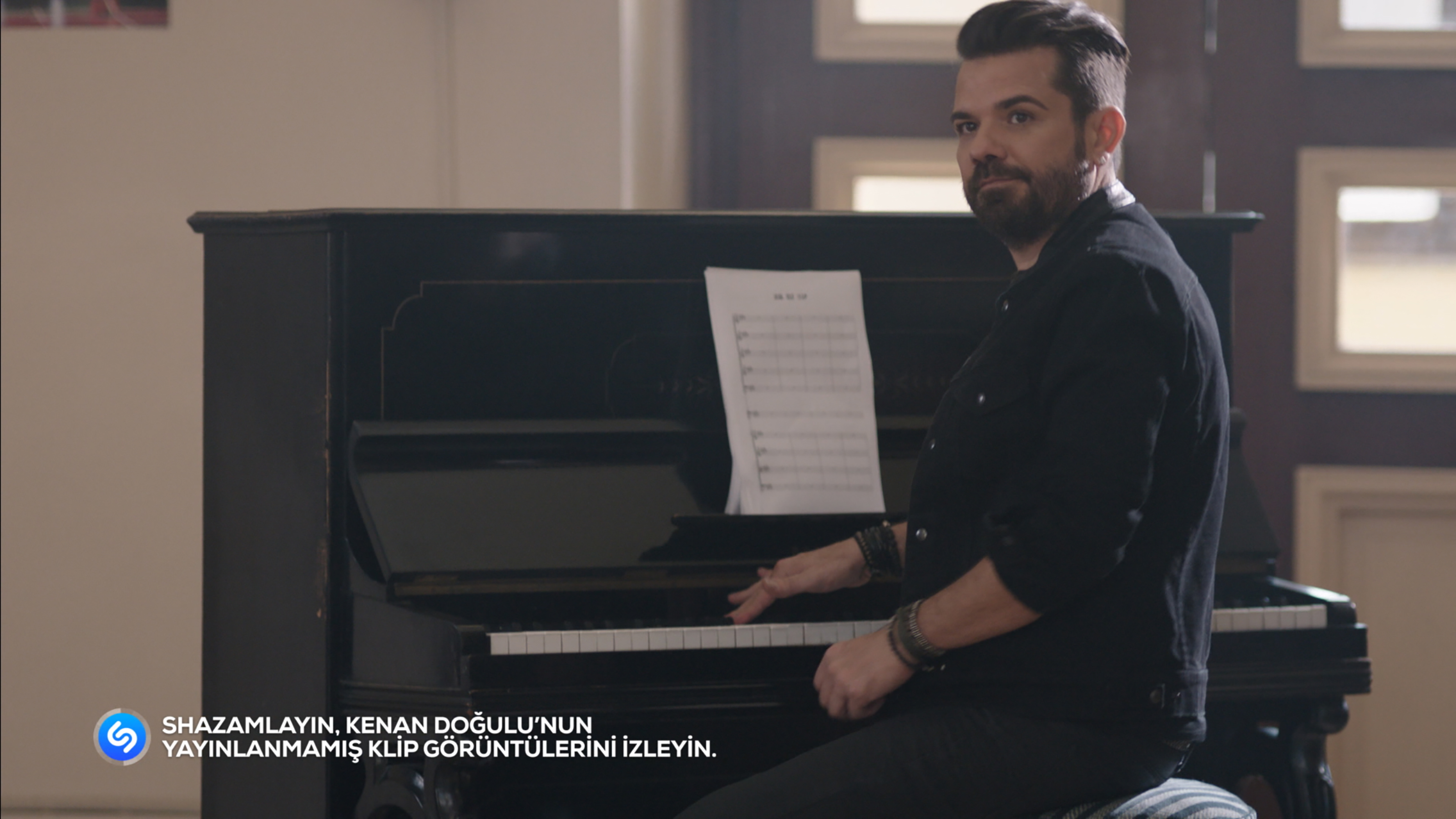 Концерты в турции. Кенан балашов. Кенан догулу beren saat. Кенан догулу с женой. Балашов кенан песни и клипы и фотографии.